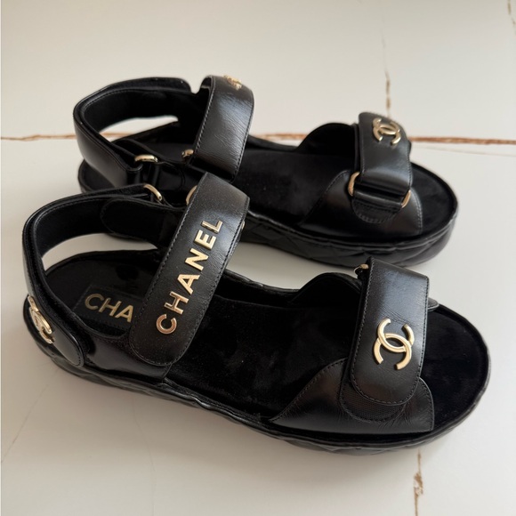 CHANEL Shiny Calfskin Logo Platform Sandals - Picture 3 of 6